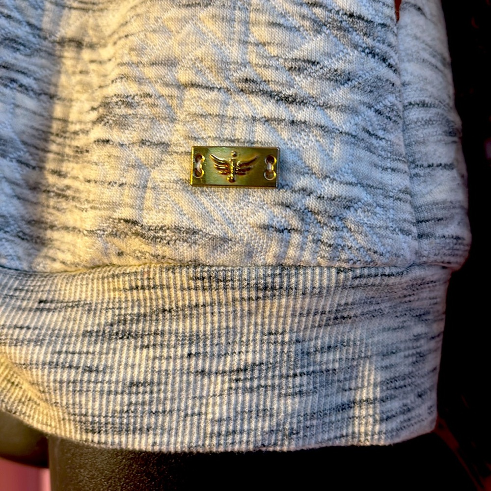 A Women’s Juelle Gray & White zippered Jacket New with 🏷️ - Picture 5 of 9